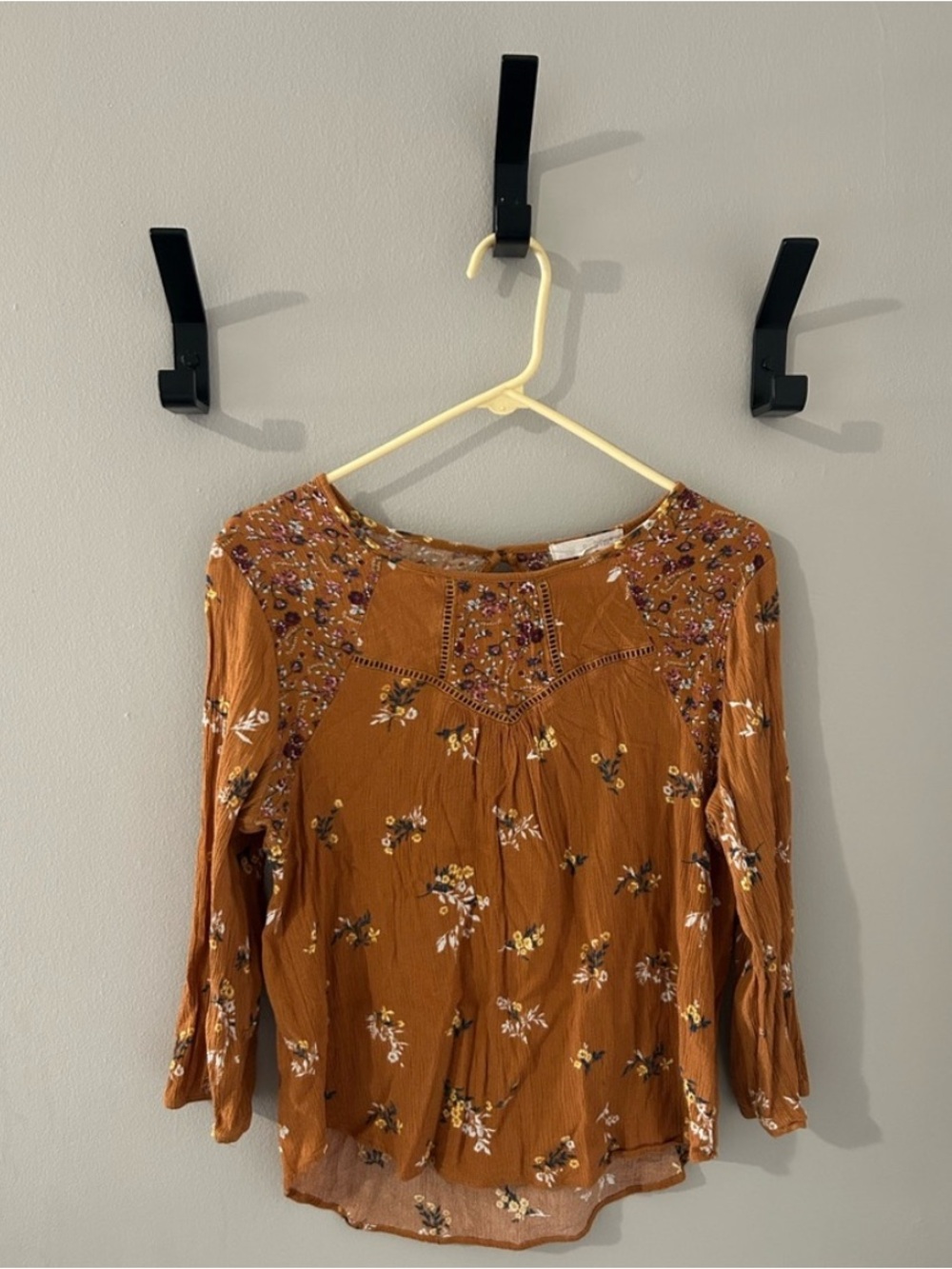 Embroidered Floral Blouse (Excellent Condition)